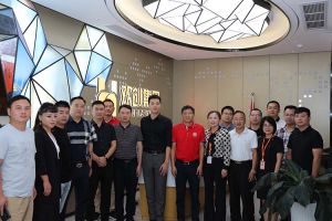 欢迎宜春市团委书记、商会及青企等一行领导莅临爱游戏网官网入口-爱游戏（中国）人力集团指导